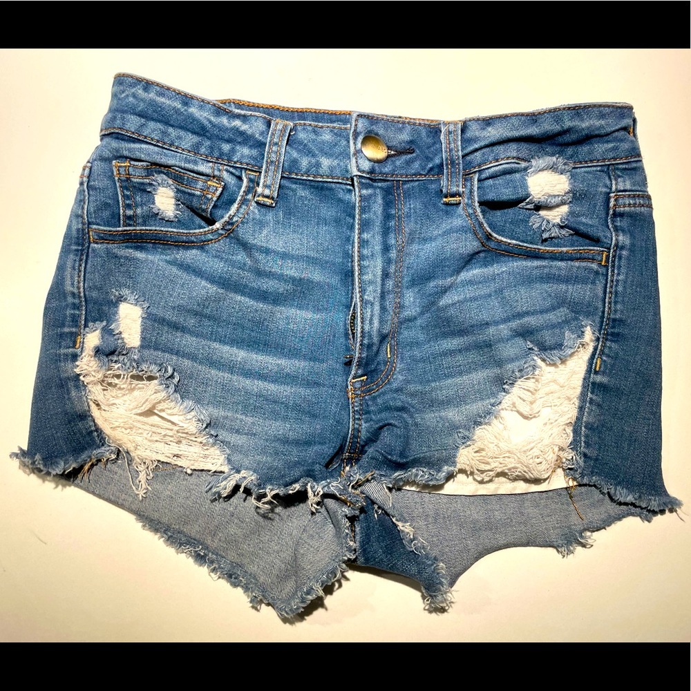 American Eagle Distressed Jean Shorts, size 6